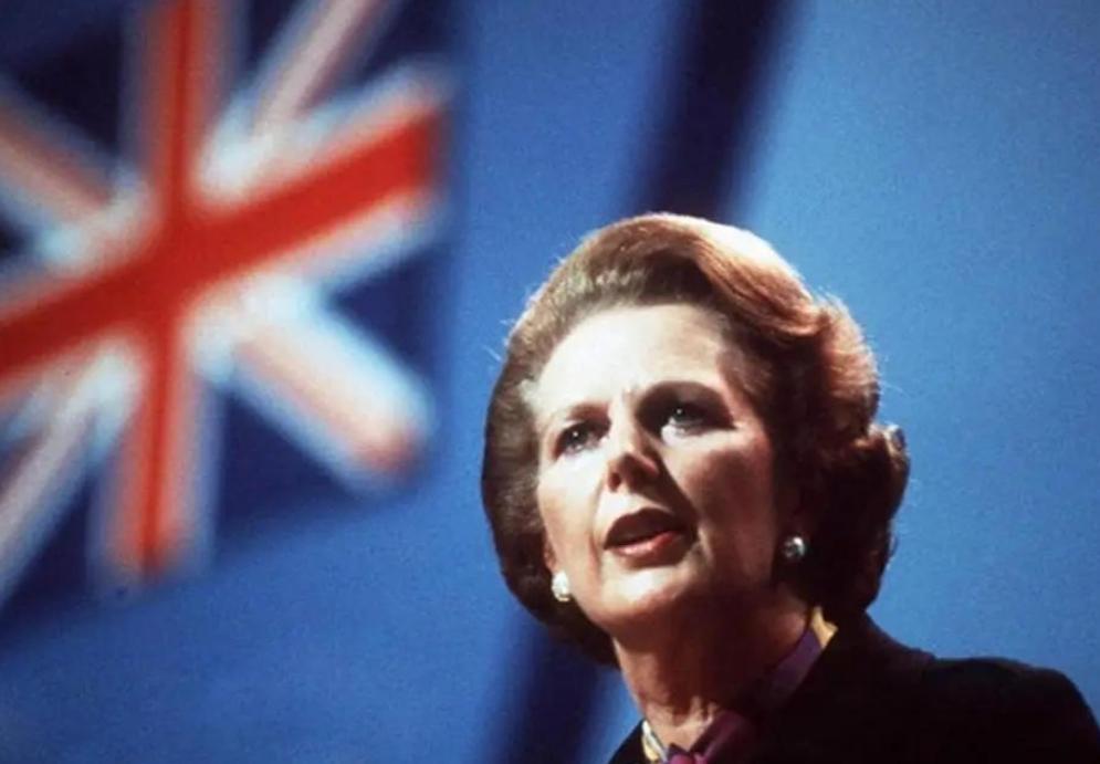 1984年，香港回归谈判陷入僵局，*小平邓**先发制人：不介意使用*力武**