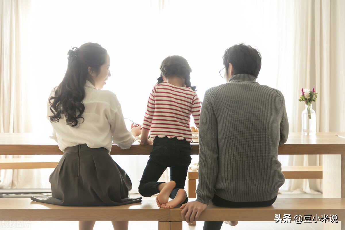 3岁孩子发脾气摔东西怎么教育,脾气大动不动就摔东西