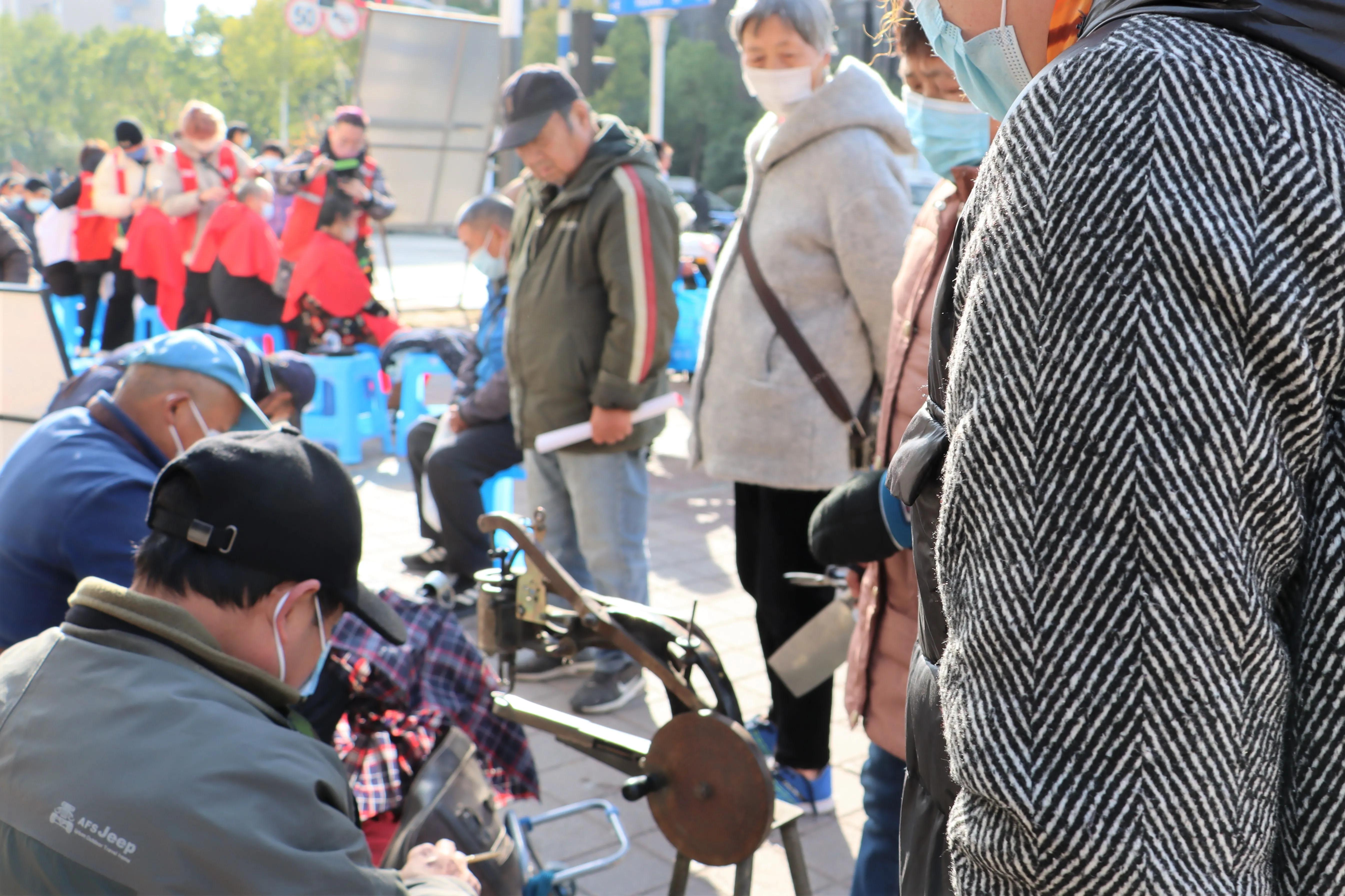 为老人送温暖志愿服务,为社区老人服务献一份爱心