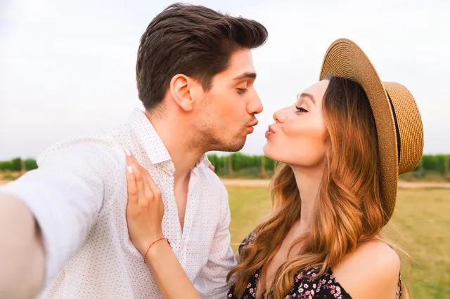 睡前怎么撩女生想你一整夜,睡前怎样撩男生心动