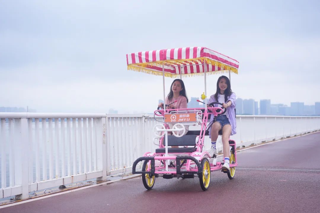 来厦门旅游订不到酒店,去厦门玩住不住鼓浪屿