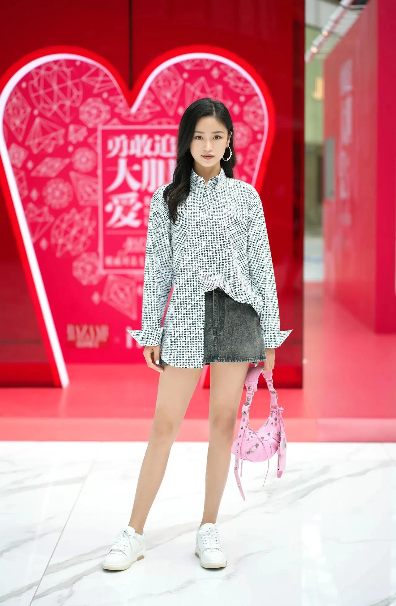 小苏拍的小视频,小苏潮流街拍