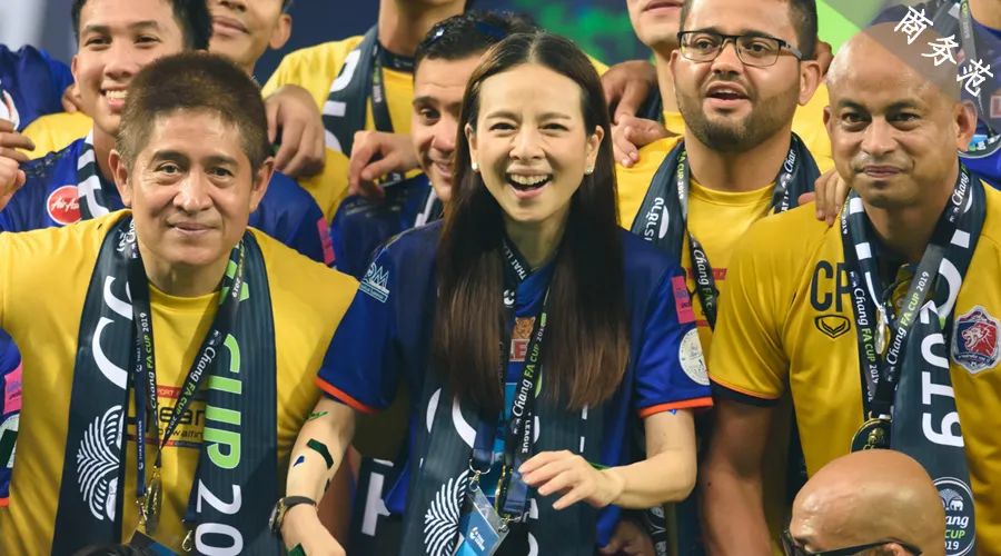 泰国第一华裔名媛,56岁泰国名媛