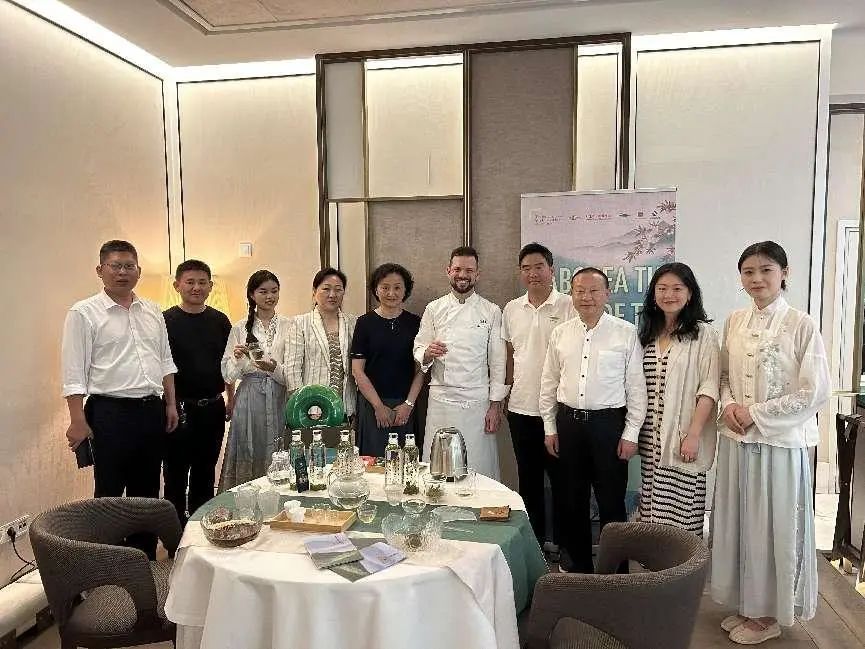 骄傲信阳,马德里信阳毛尖