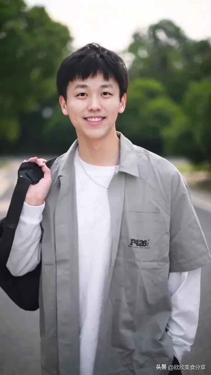 缙云中维香溢大酒店服务员,缙云香溢大酒店附近美食