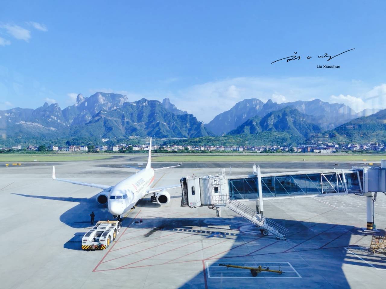 飞机上忘了关机严重吗,飞机上手机忘记关机还是飞行模式