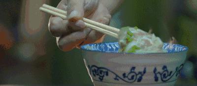 「美食城探秘」：朱一龙新片背后的隐藏美食！