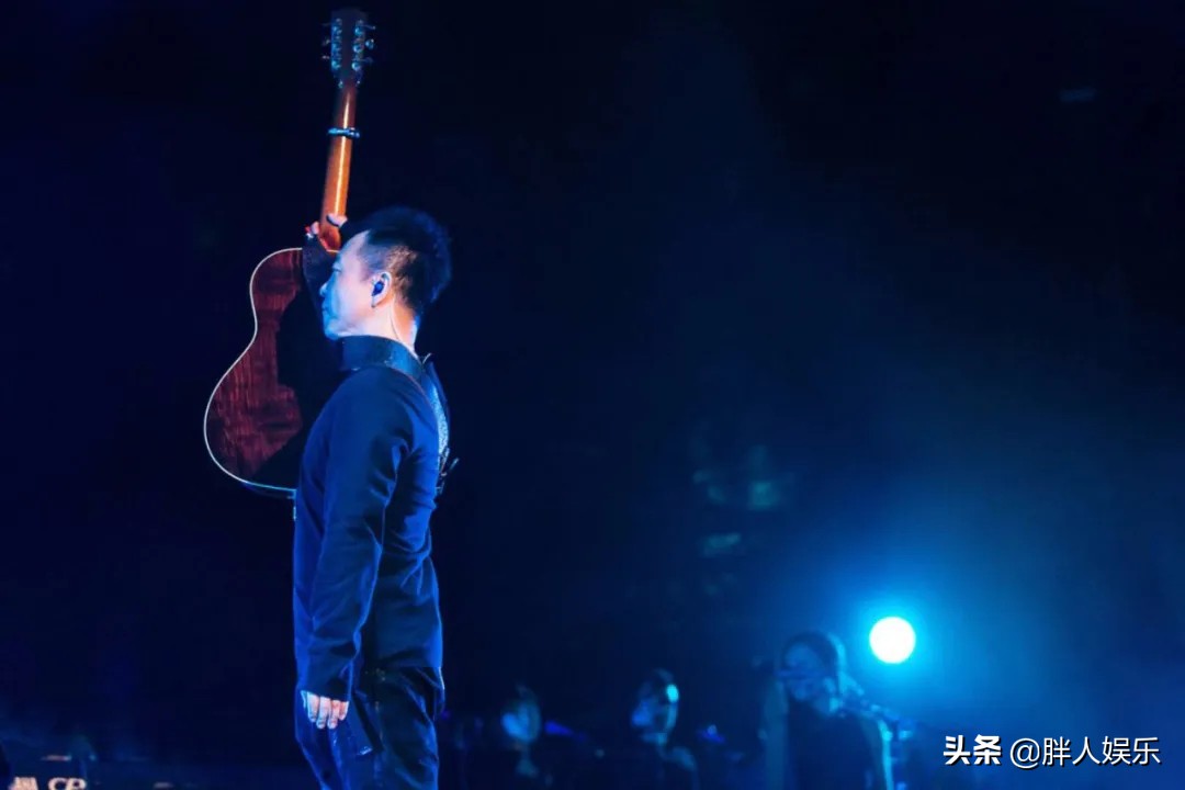 歌手许巍:是音乐让我“入魔”,也是音乐治愈了我