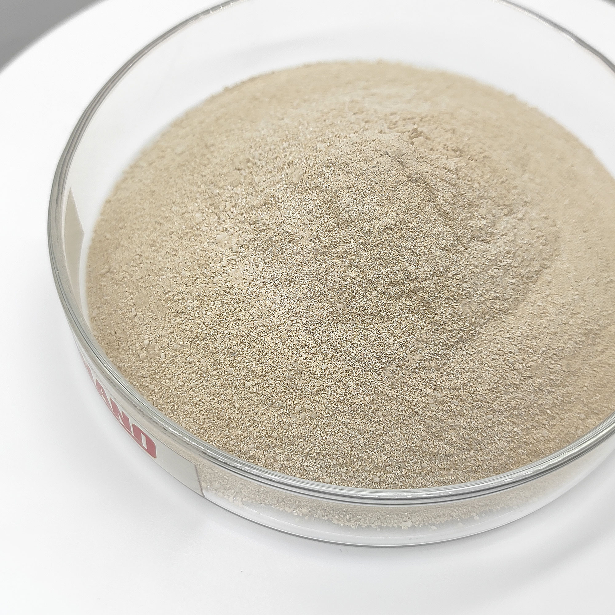 验房时发现墙内填充泡沫,开发商交房墙面是发泡水泥