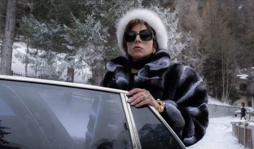 为什么穿皮草的人越来越少,为什么现在穿大衣的人越来越少了