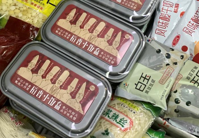 拒绝餐饮行业割韭菜式的野蛮生长,商业巨头扎堆跨界餐饮