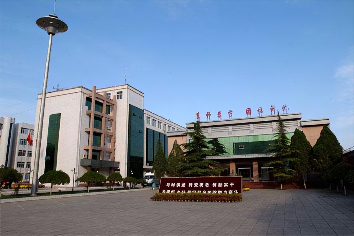 邢台学院超乎你想象：硬件实力很一般，培养*干高**却很强