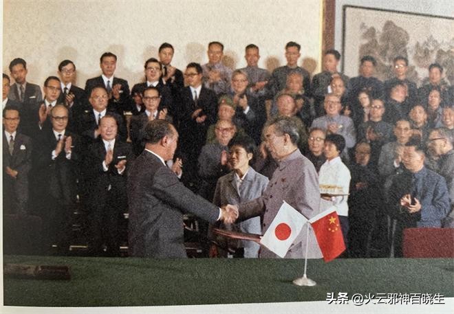 老版米老鼠和唐老鸭动画片片头曲 (米老鼠和唐老鸭动画片哪年制作)