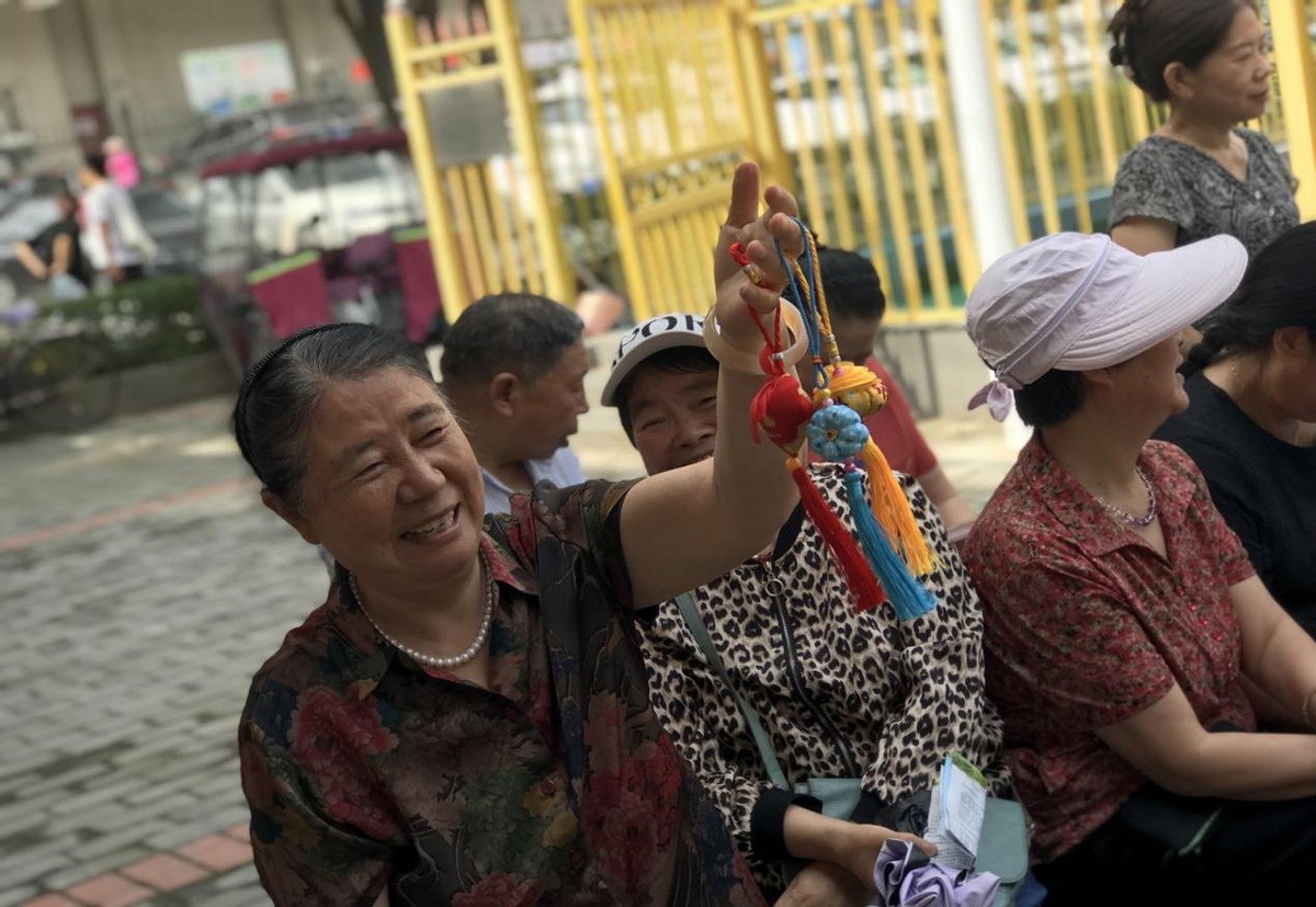 临渭区杜桥街道社工站联动各社工室开展“浓情端午，乐在其粽”主题活动