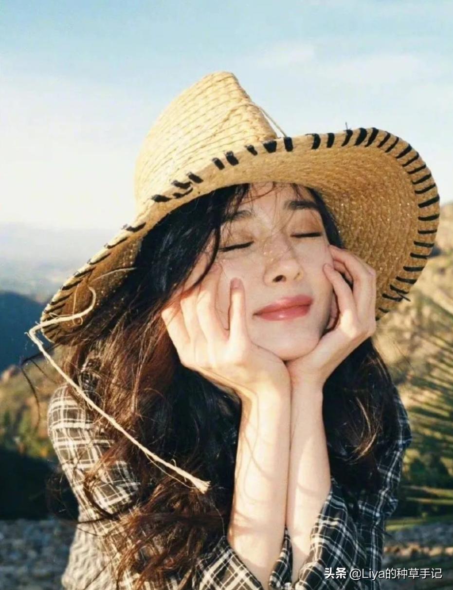 夏天必备的草编包清爽又百搭,草编包高级感时尚漂亮