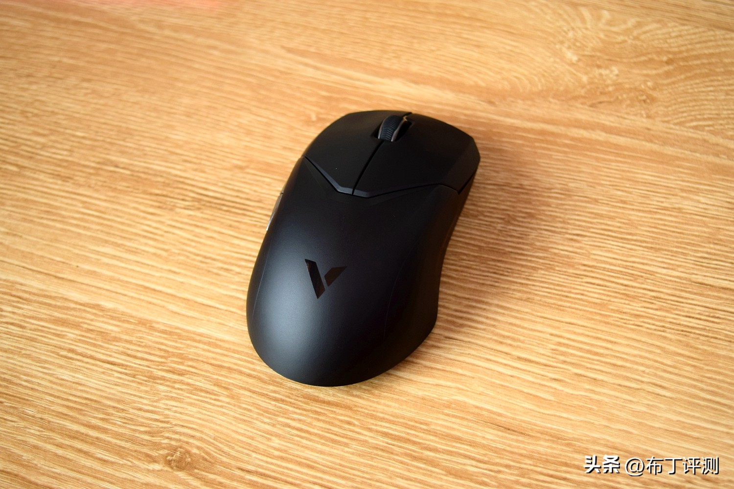 入门级无线游戏电竞鼠标,目前最好用的有线游戏鼠标