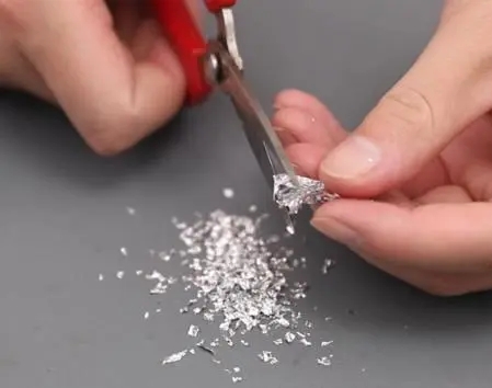 剃须刀变钝不要扔教你修复的方法,剃须刀钝了只需一张纸就能变锋利