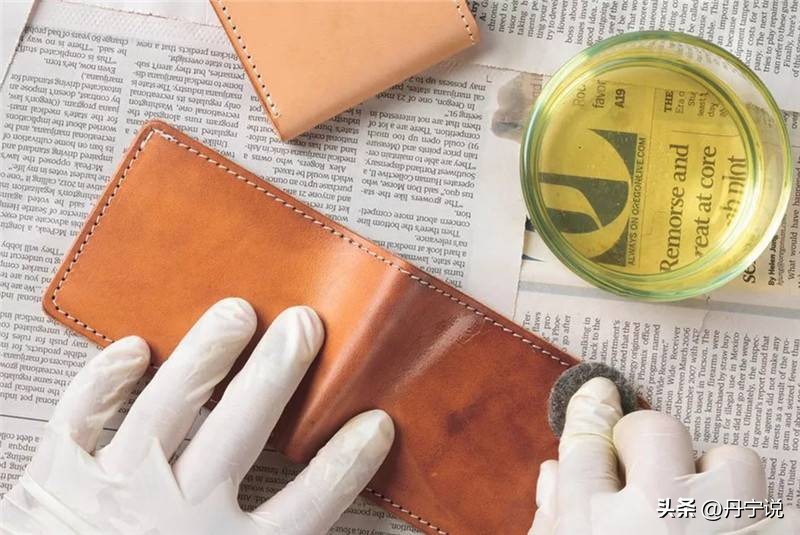 皮鞋护理鞋油带刷子,皮鞋护理膏和鞋油