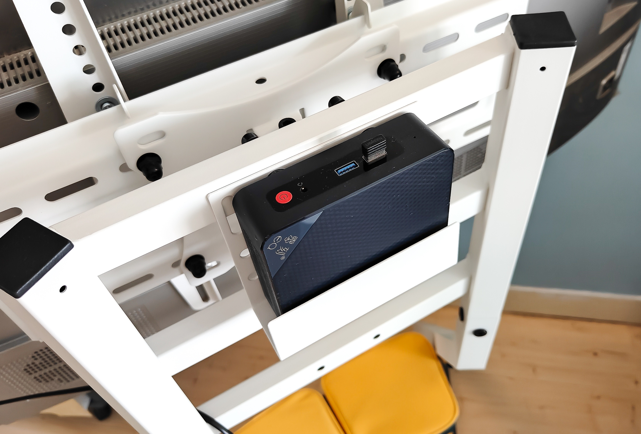 还在纠结电视用壁挂还是电视柜？有第三种方法！从此处处是C位