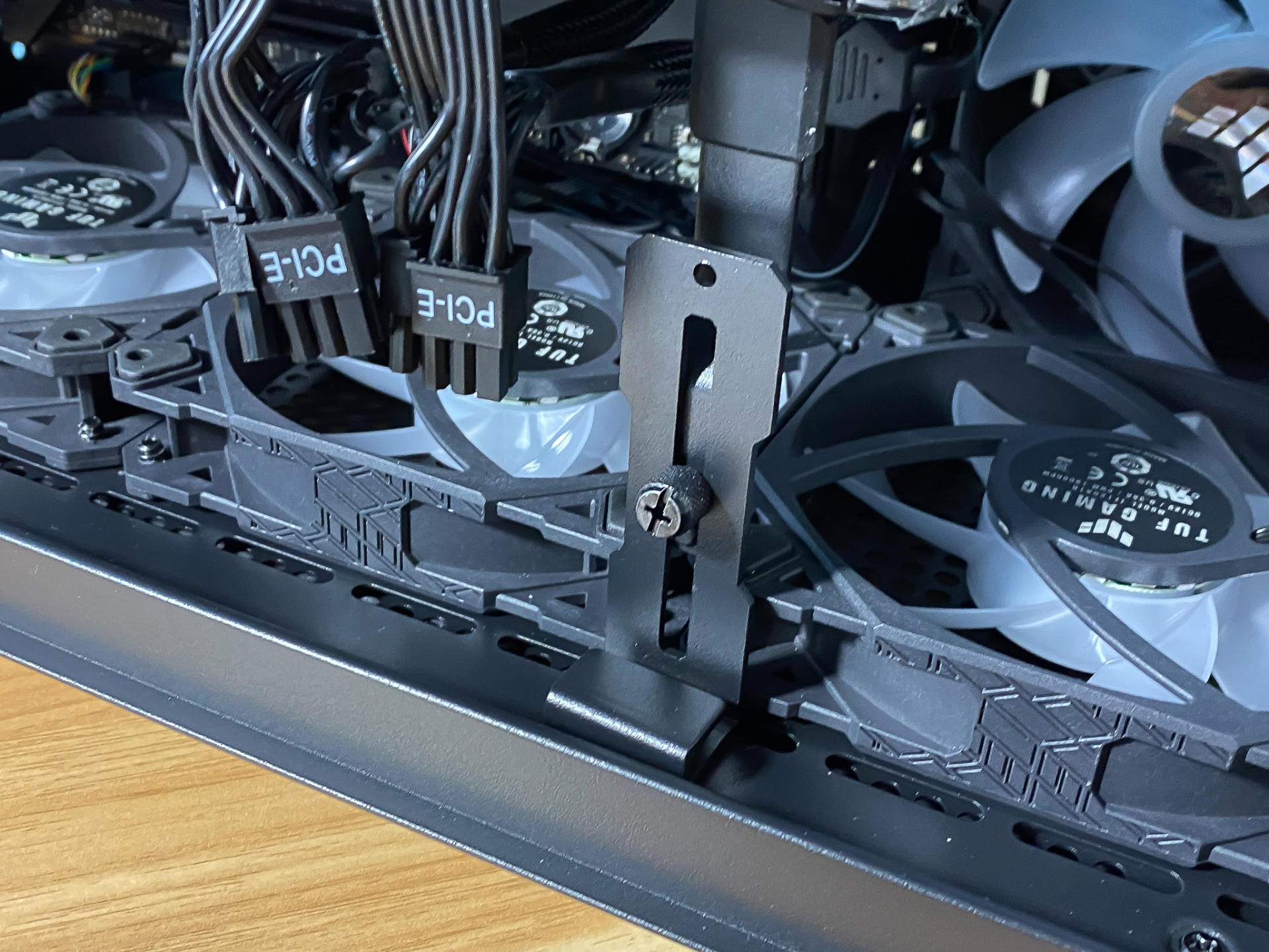 华硕tuf502机箱评测,tuf502弹药库风道布置教程