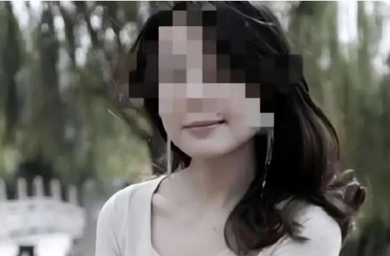 男子拍下女邻居偷情视频，胁迫每周发生5次关系后，反被勒索10万