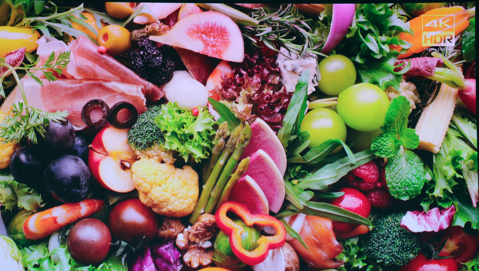 8999元的国产之巅，坚果N1Ultra三色激光云台投影体验