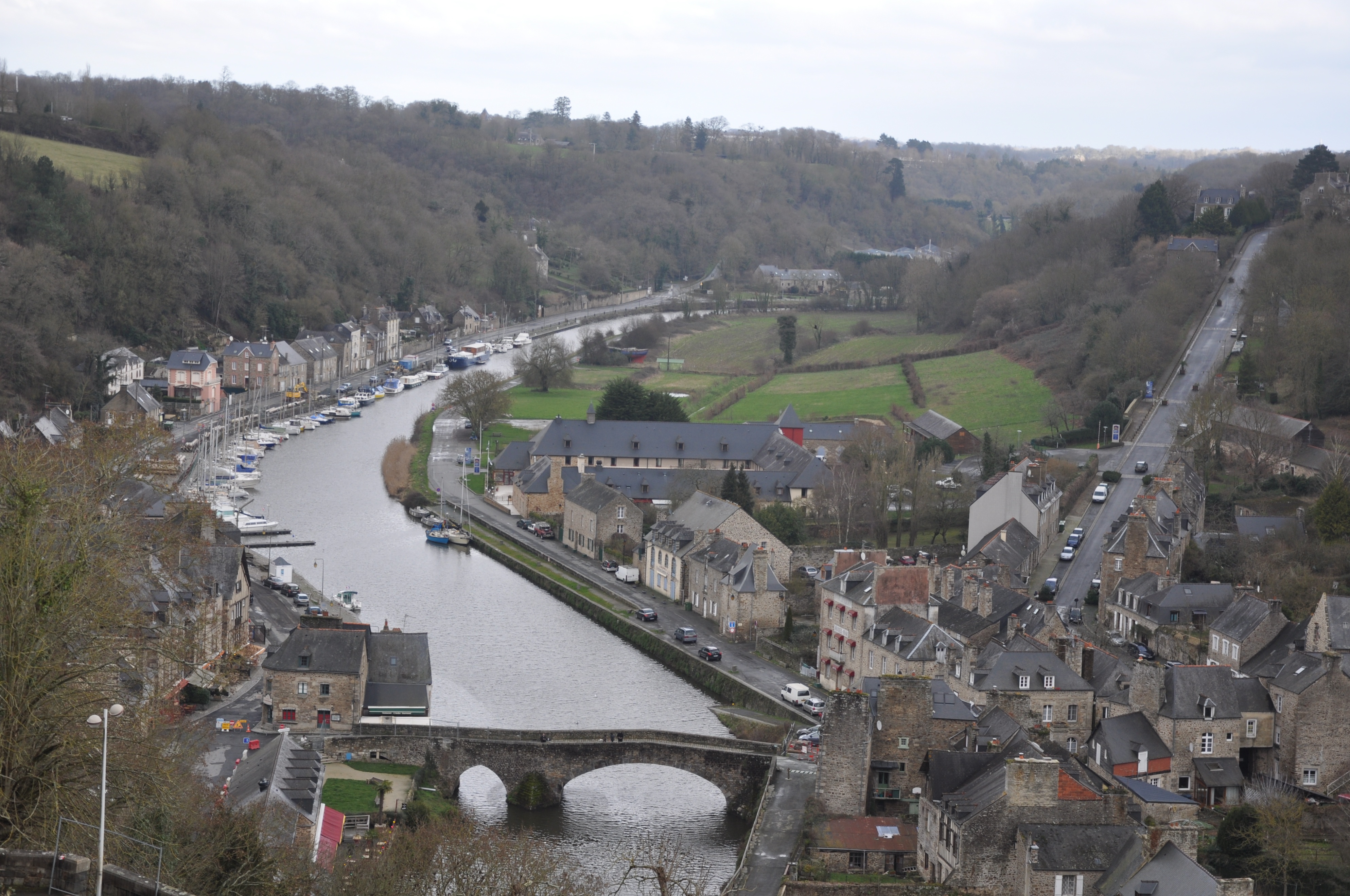 迪南：凝固中世纪法国，时光回到布列塔尼荣耀，半木结构建筑如画