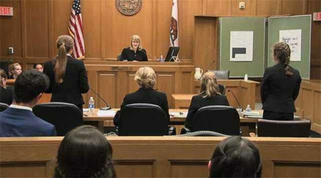 1985年美国母女三人被奸杀，凶手是一位战斗英雄，25年后被判死刑