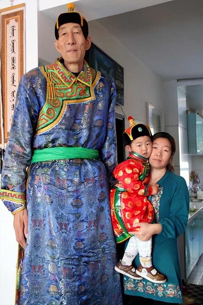 巨人鲍喜顺老婆身高,巨人鲍喜顺的妻子儿子现在有多高