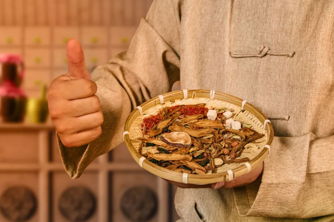 靶向治疗期间不能吃哪些蔬菜,靶向药不能吃喝吗