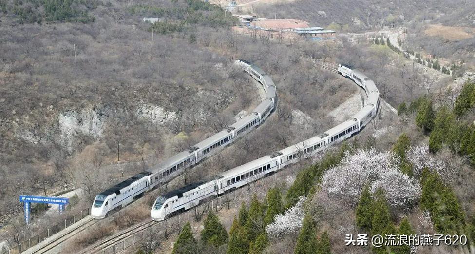 开车到八达岭长城停在哪个停车场,去八达岭长城交通怎样走