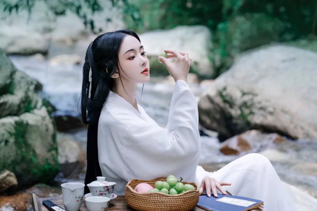 王淑娴诗词|我有相思无处售，情人一别天涯久