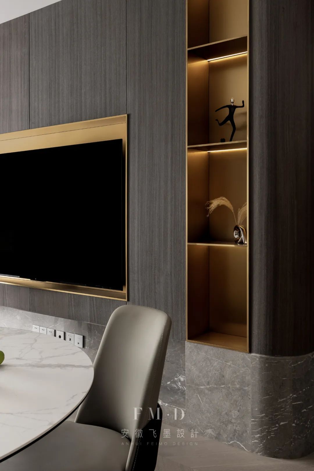 2020最火旋转楼梯装修大户型,跃层旋转楼梯装修效果图