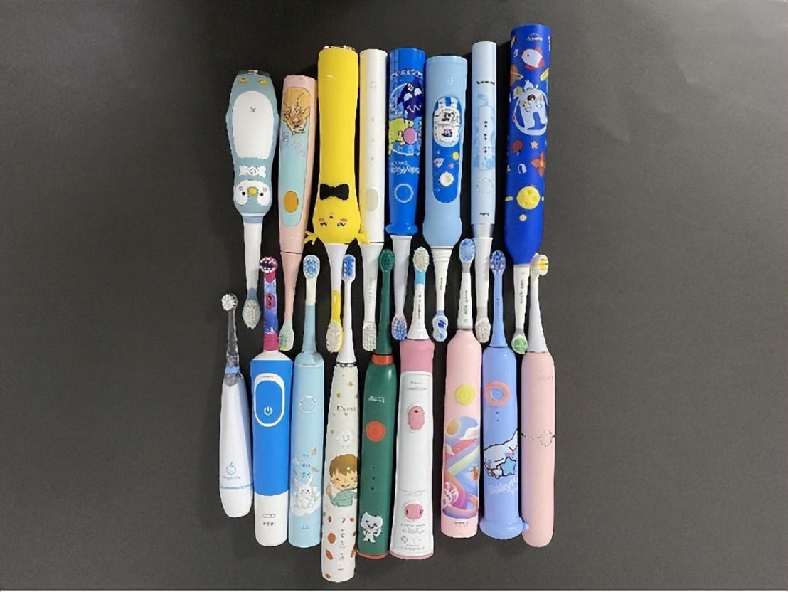 飞利浦电动牙刷儿童哪款好,艾优和飞利浦儿童电动牙刷测评