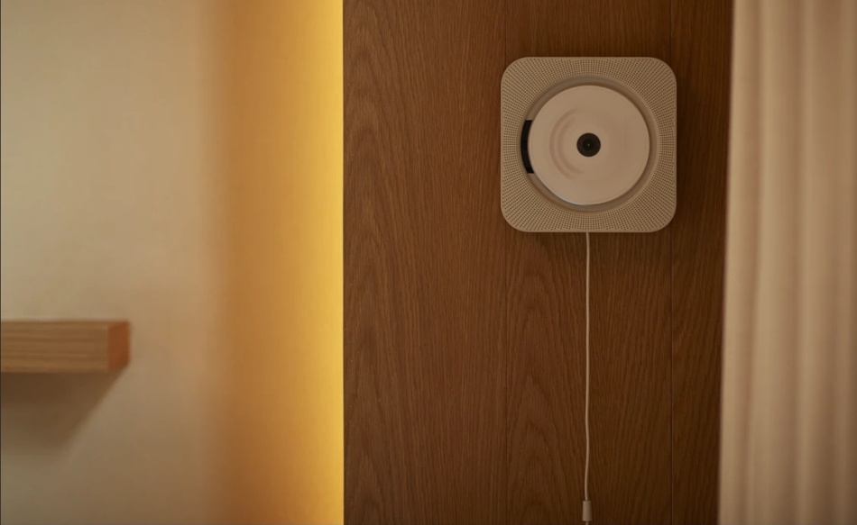 宾馆酒店房间都标配的音箱,顶级酒店房间里的音响