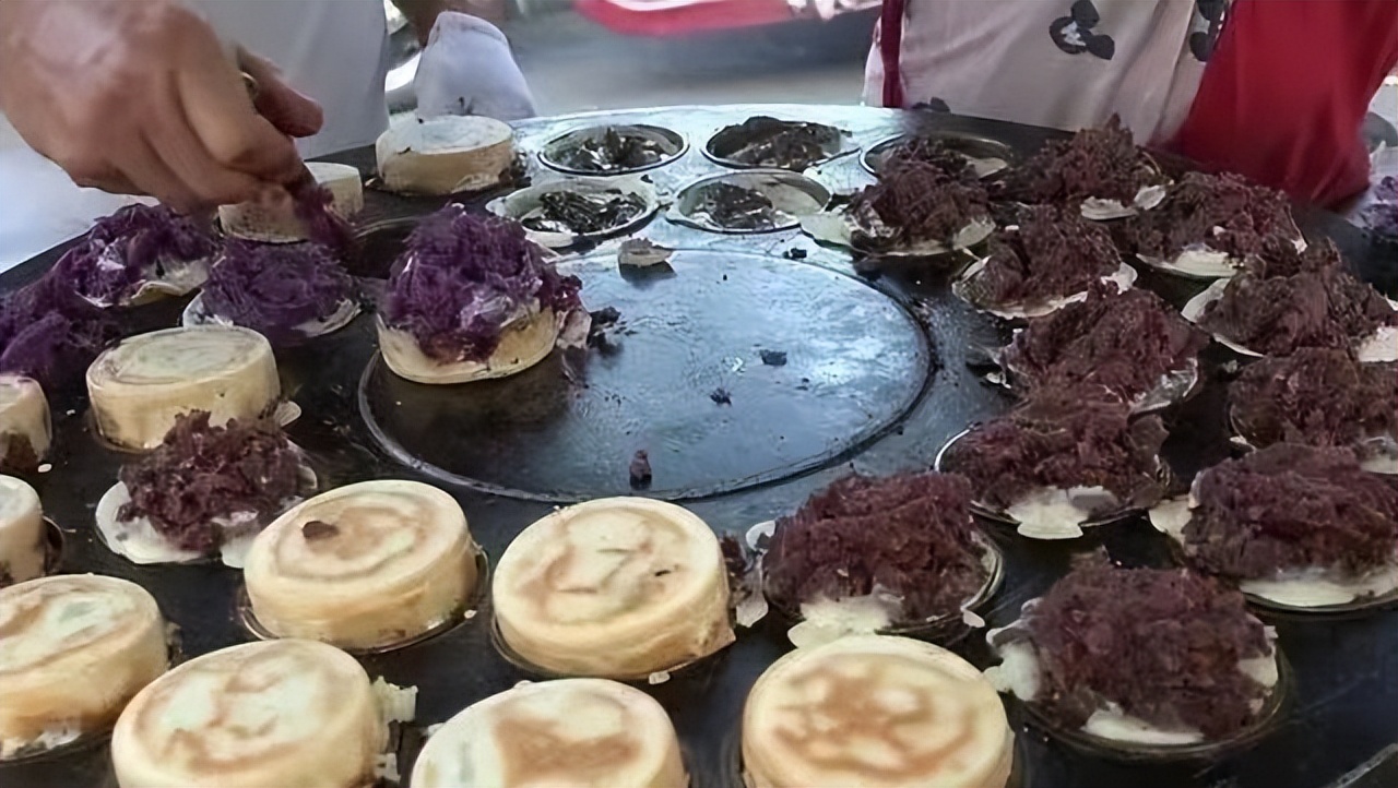 湘潭大学女教授和校门口摆摊的丈夫，女教授：他都是为了我