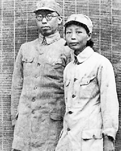 陈老总打的败仗不少，政工水准也不及罗帅，为何元帅排名却高一位