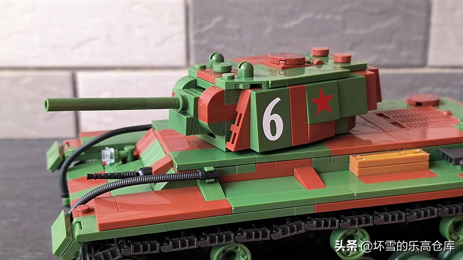 kv-2重型坦克木质拼装,kv1坦克到kv6坦克的进化史