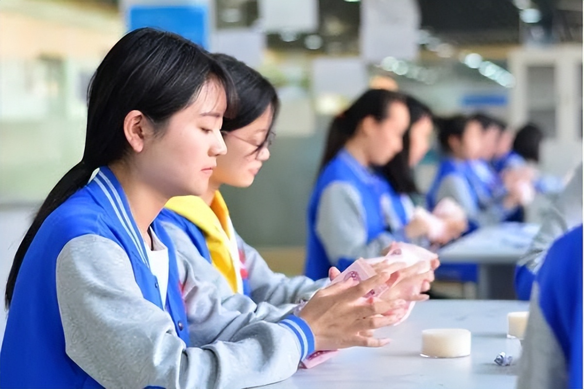 职校中专毕业考本科需要什么条件,职高中专升学路径