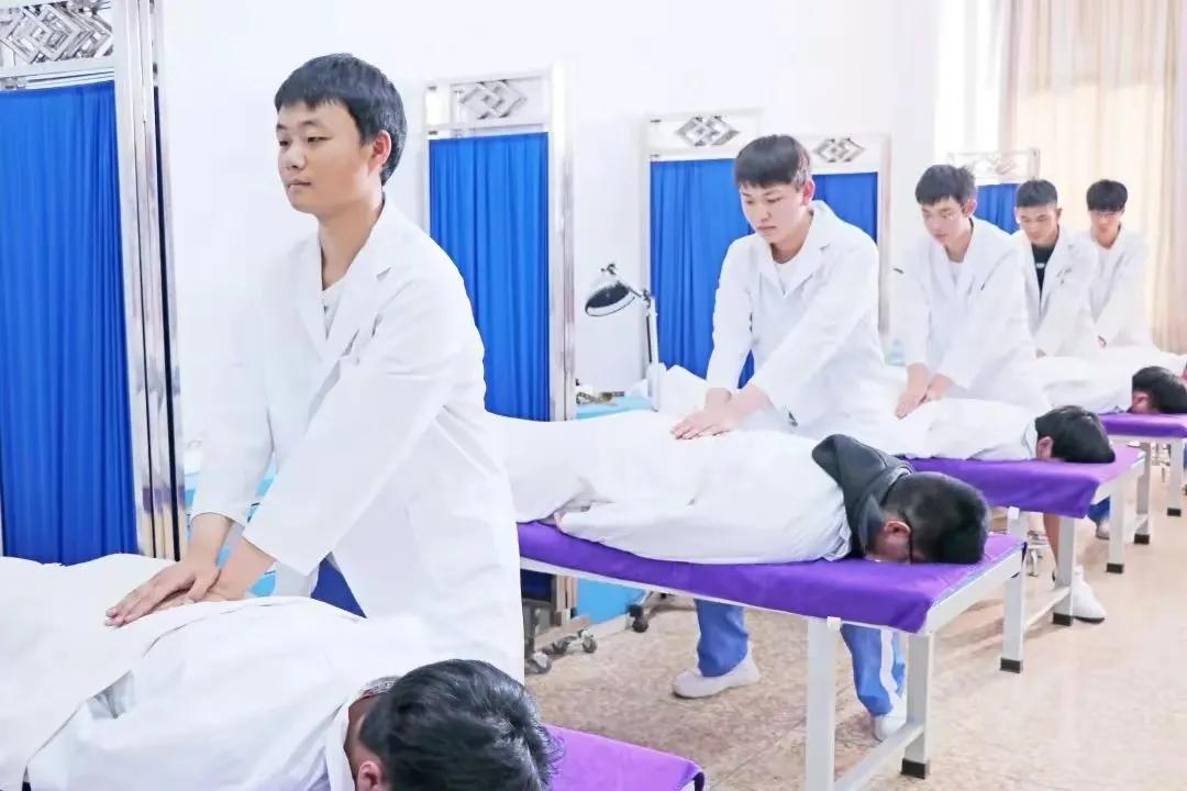 中专护理专业就业前景,助产护理专业就业前景