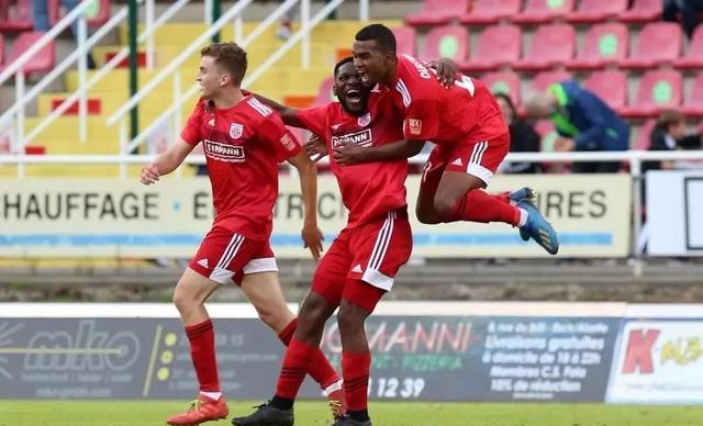 欧洲冠军联赛创始者是谁,欧洲足球第一队长