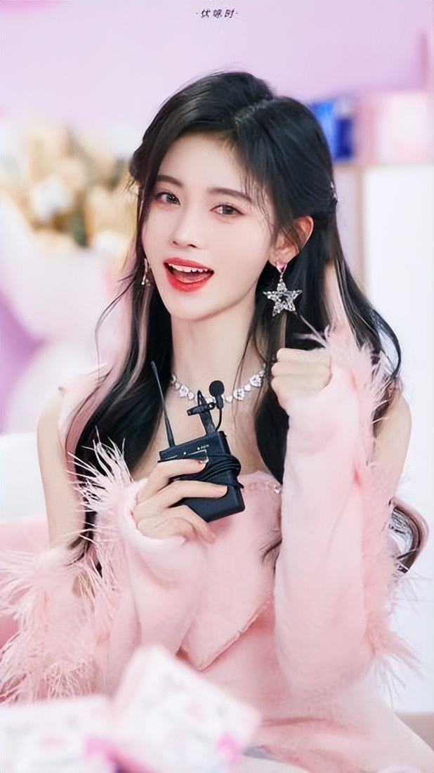 心机女孩鞠婧祎：被潘玮柏刁难拒绝王思聪求爱，整容遭贾玲内涵