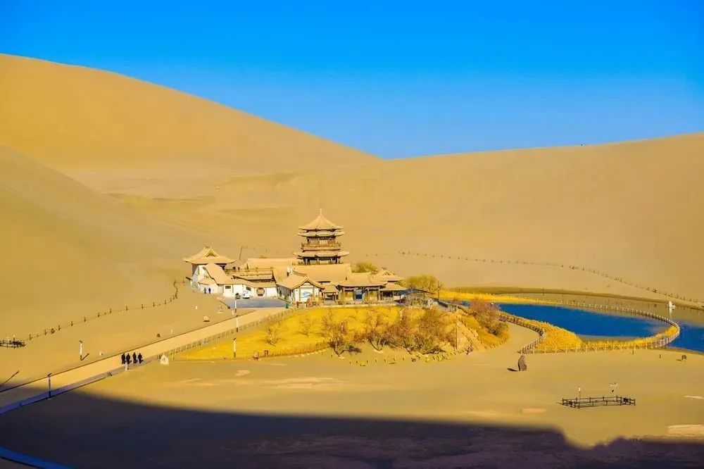 鸣沙山月牙泉游记,鸣沙山月牙泉海边