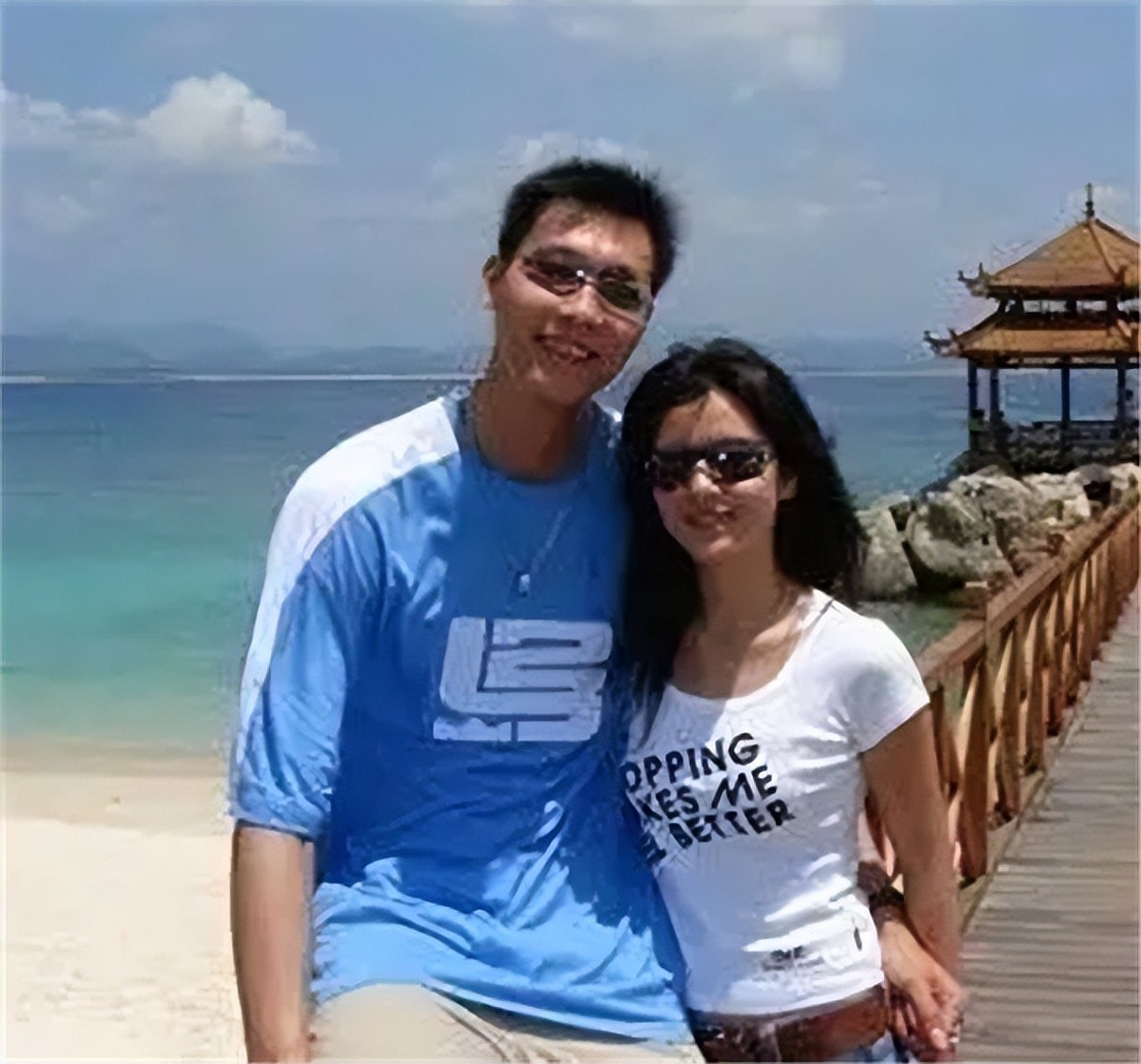 易建联的妻子是谁,易建联和他的妻子有多恩爱