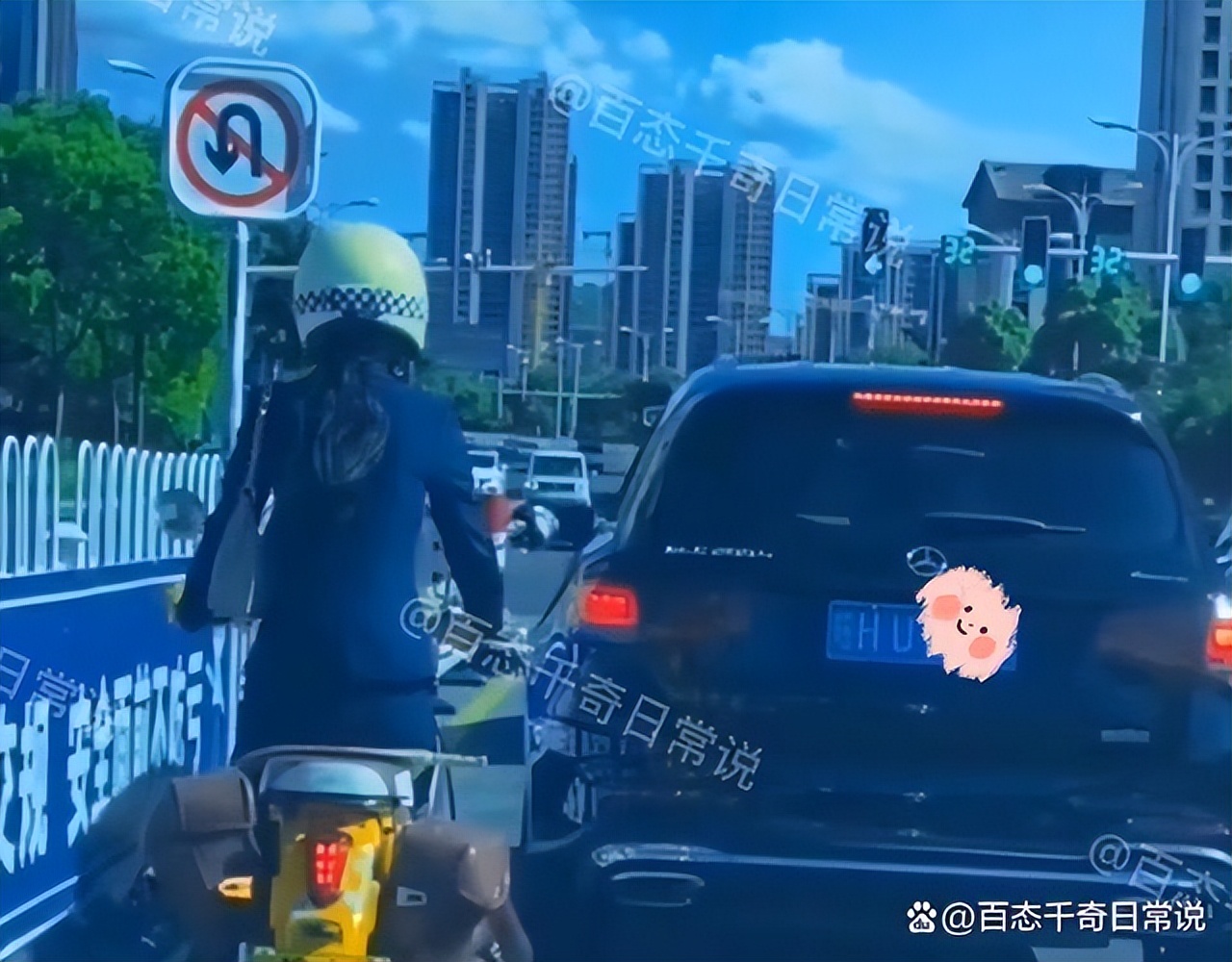 安庆女子骑车拿出蒲扇,安徽一女子骑电瓶车