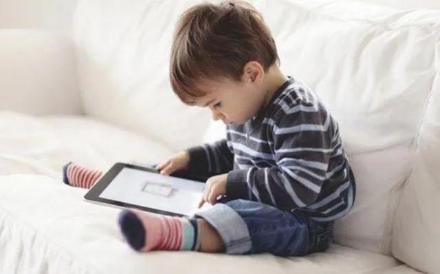 孩子偷看网站会有什么后果,孩子偷看网站会有什么危害