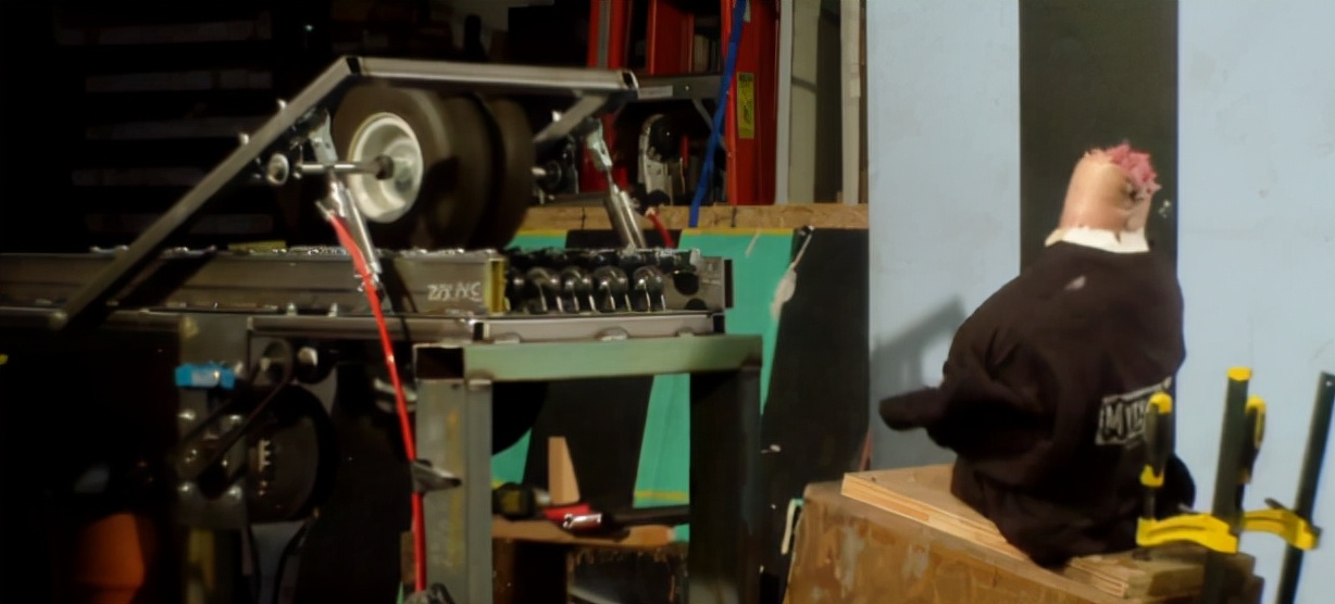 据说台风的时候，要把家里的窗户都打开，这样可以减小风的阻力