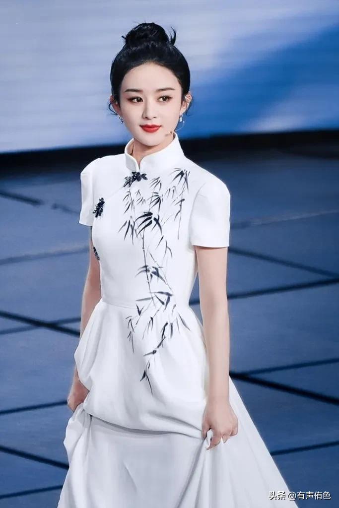 杨紫春晚珠宝,杨紫戴过几套高定珠宝