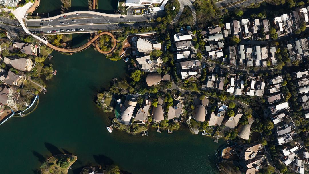 ACE DESIGN｜成都湖岸艺术别墅：逸享自在的湖岸艺术“家”