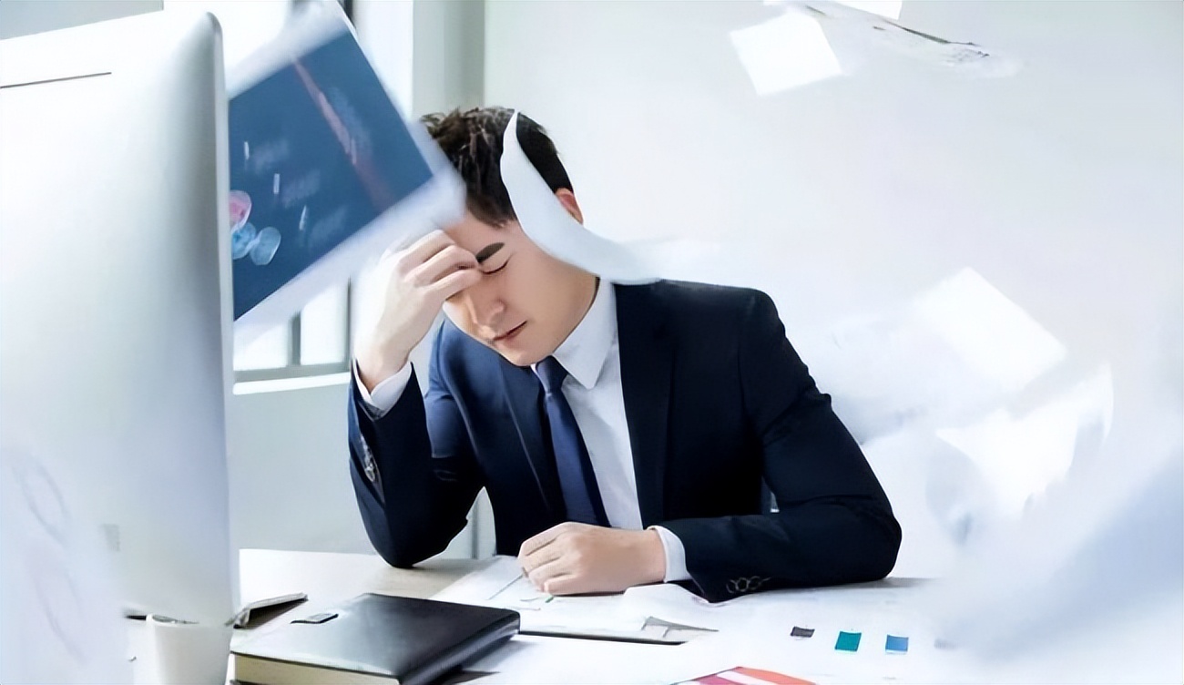 如何应对被同事排挤,怎么跟被孤立排挤的同事相处